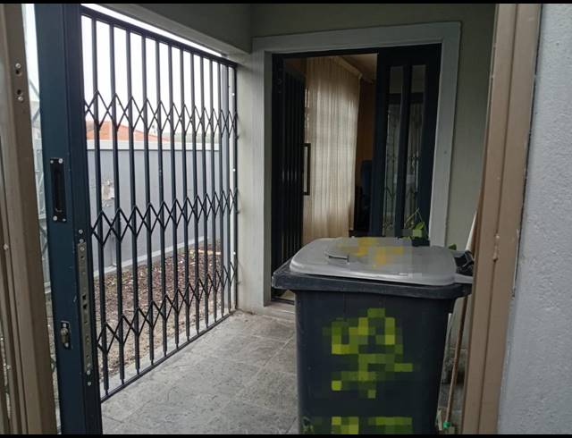 3 BEDROOM FREEHOLD FOR SALE IN ILITHA PARK
